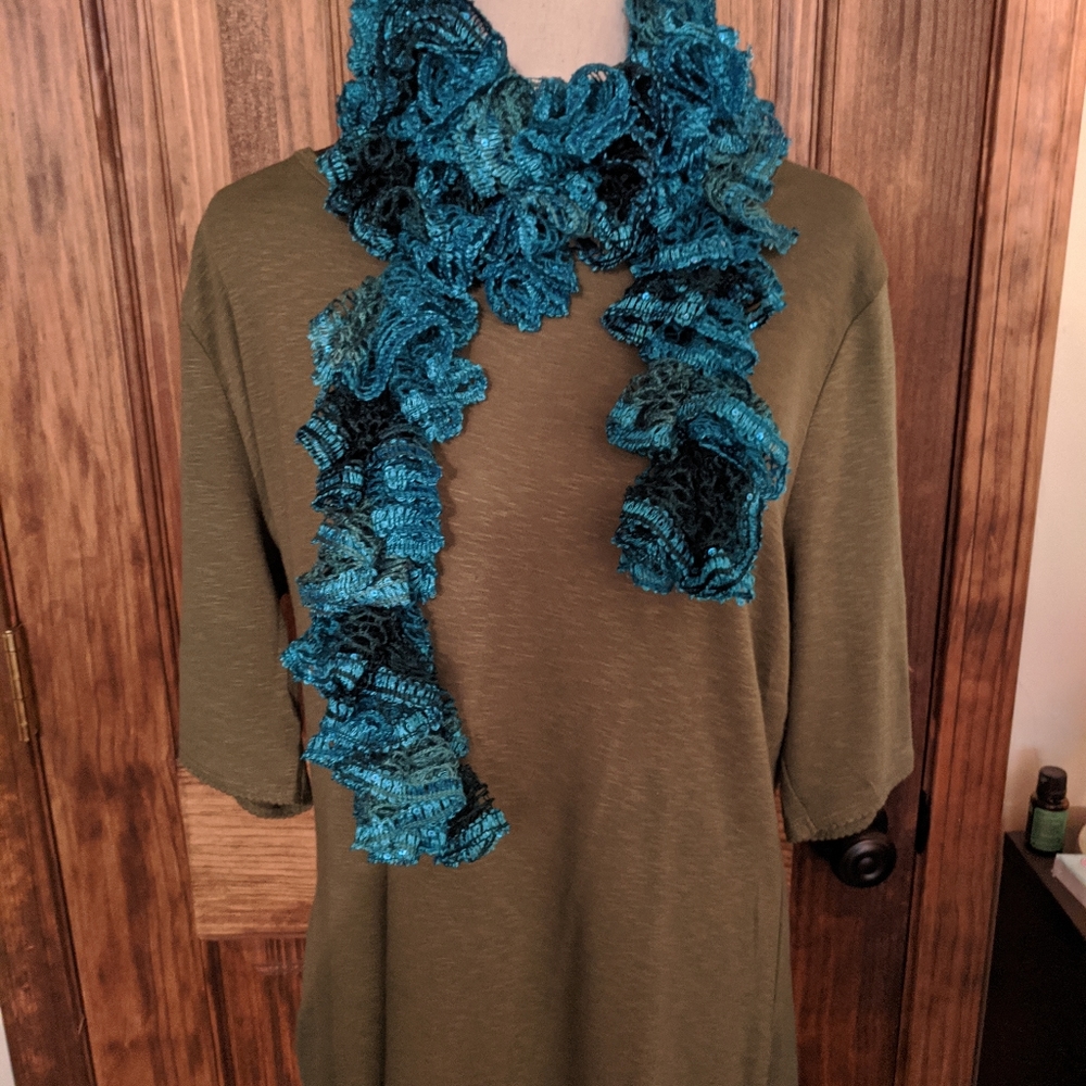 Ruffle Scarves - Picture 11 of 11